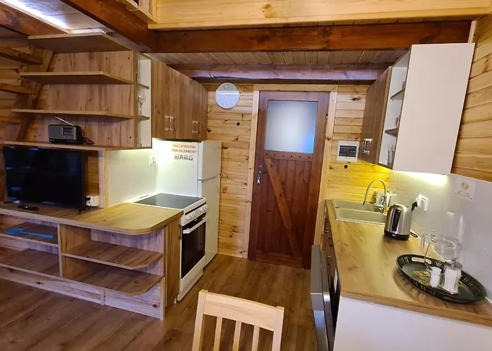 Siedlisko Nad Jeziorem Skarlinskim 5B, Mazury, Jezioro, Domek, Bania
