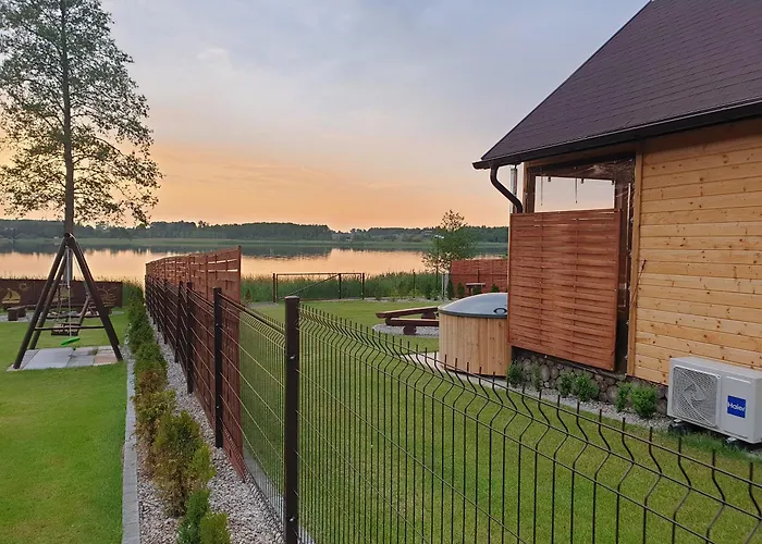 Siedlisko Nad Jeziorem Skarlinskim 5B, Mazury, Jezioro, Domek, Bania